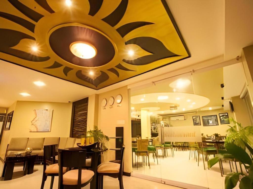 L Square Hotel Tarlac City Екстер'єр фото