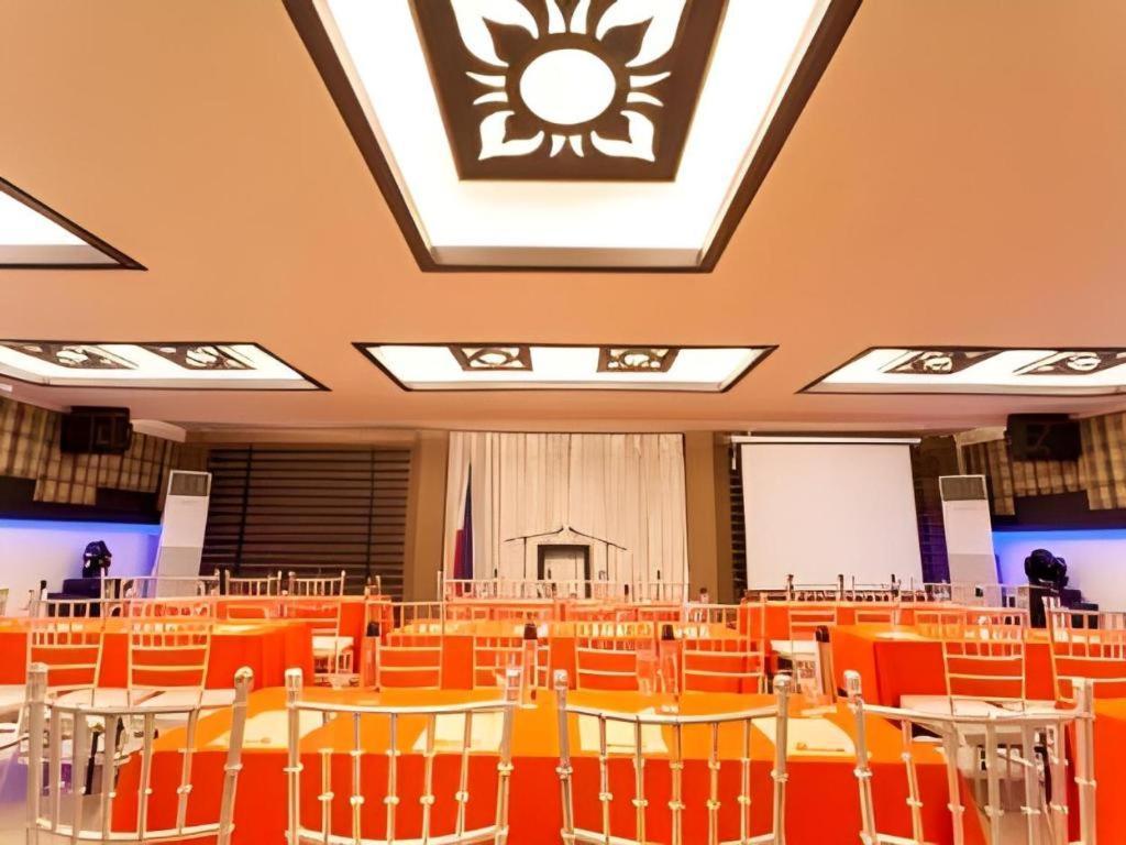 L Square Hotel Tarlac City Екстер'єр фото