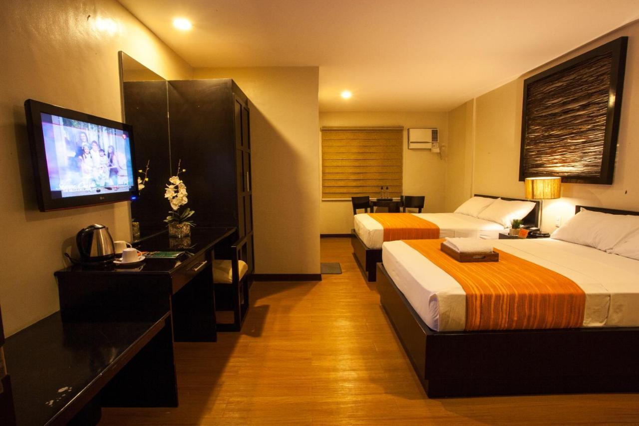 L Square Hotel Tarlac City Екстер'єр фото