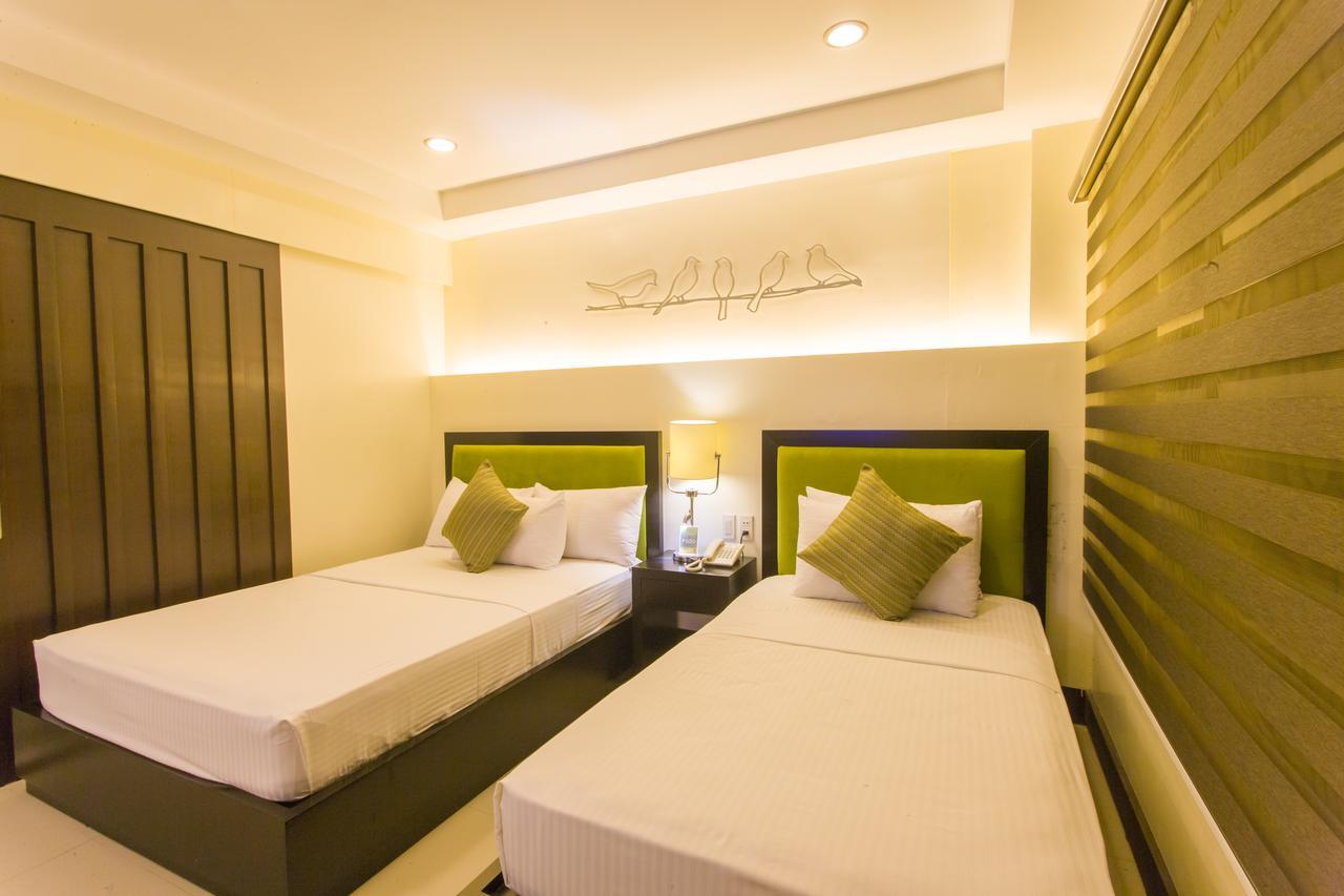 L Square Hotel Tarlac City Екстер'єр фото