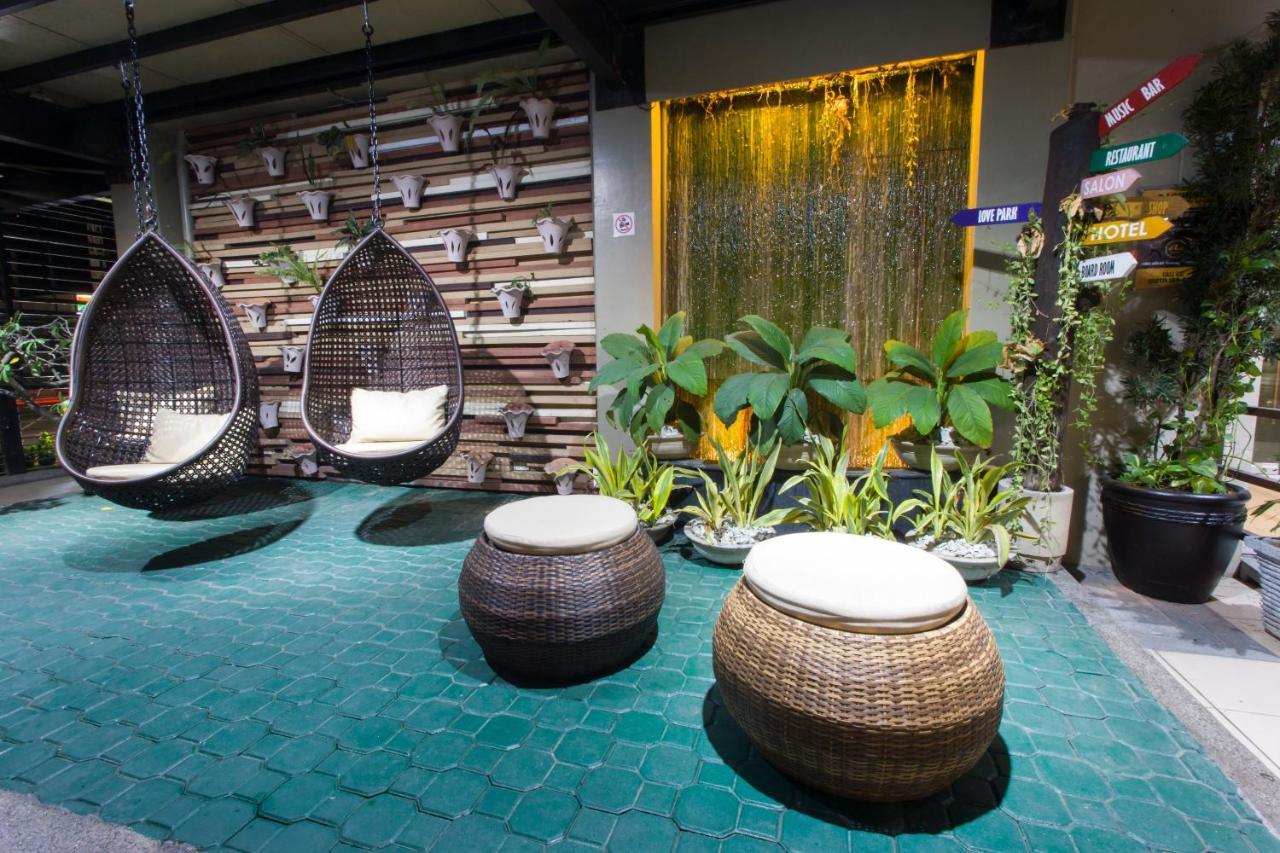L Square Hotel Tarlac City Екстер'єр фото