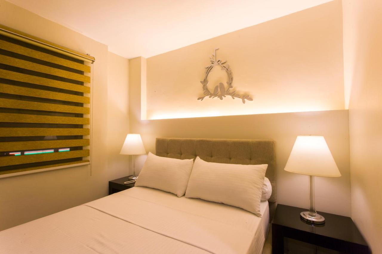 L Square Hotel Tarlac City Екстер'єр фото